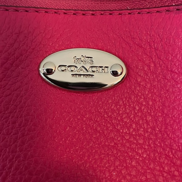 Small pink coach purse - Picture 3 of 6